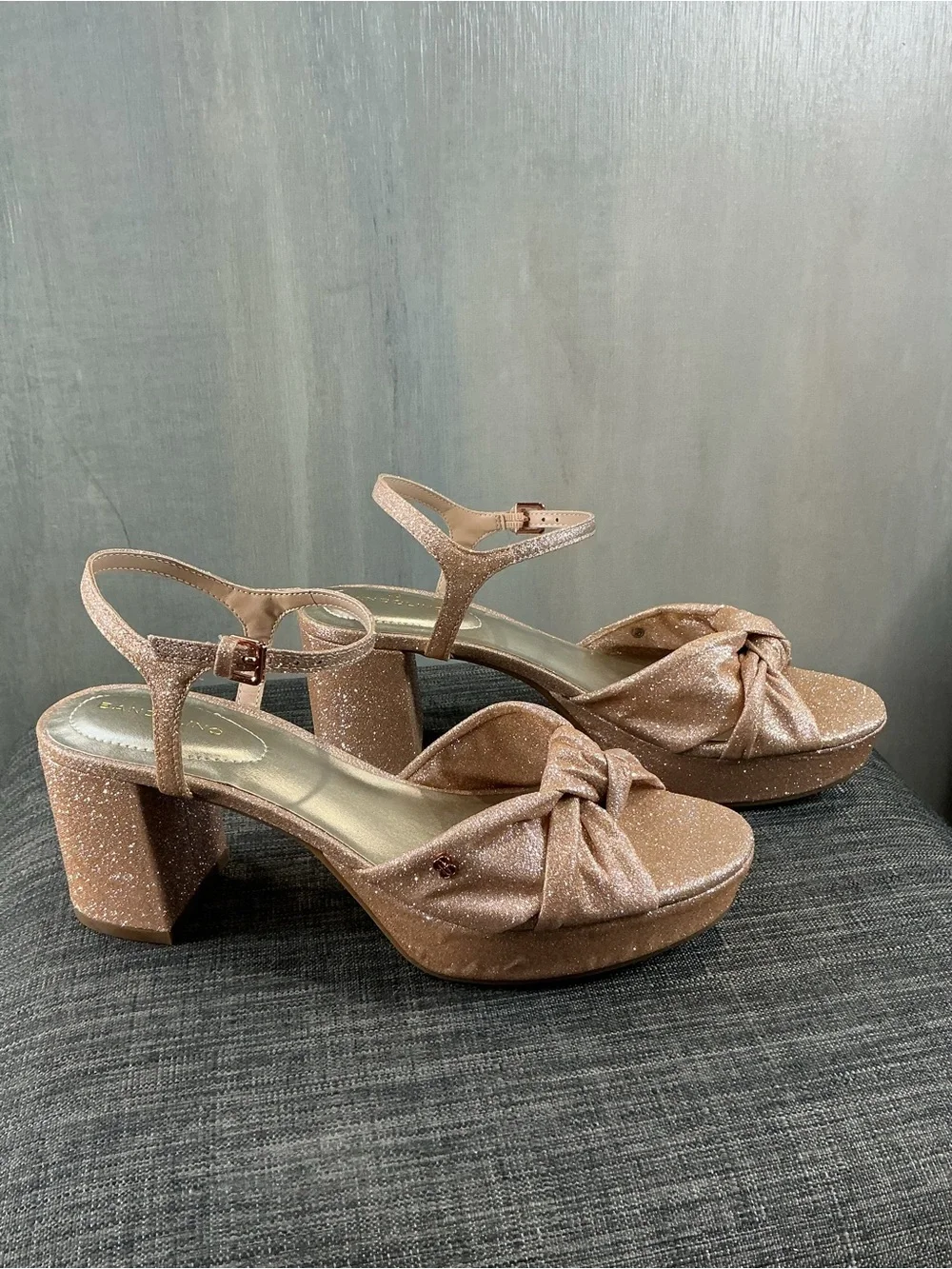 NIB Bandolino Prezley2 Shimmer Knot Sandal Heels Light Natural Size 8M